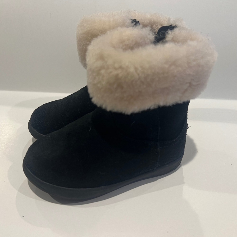 UGG Australia Toddler‎ Girls Black Suede Shearling Boots Size 6